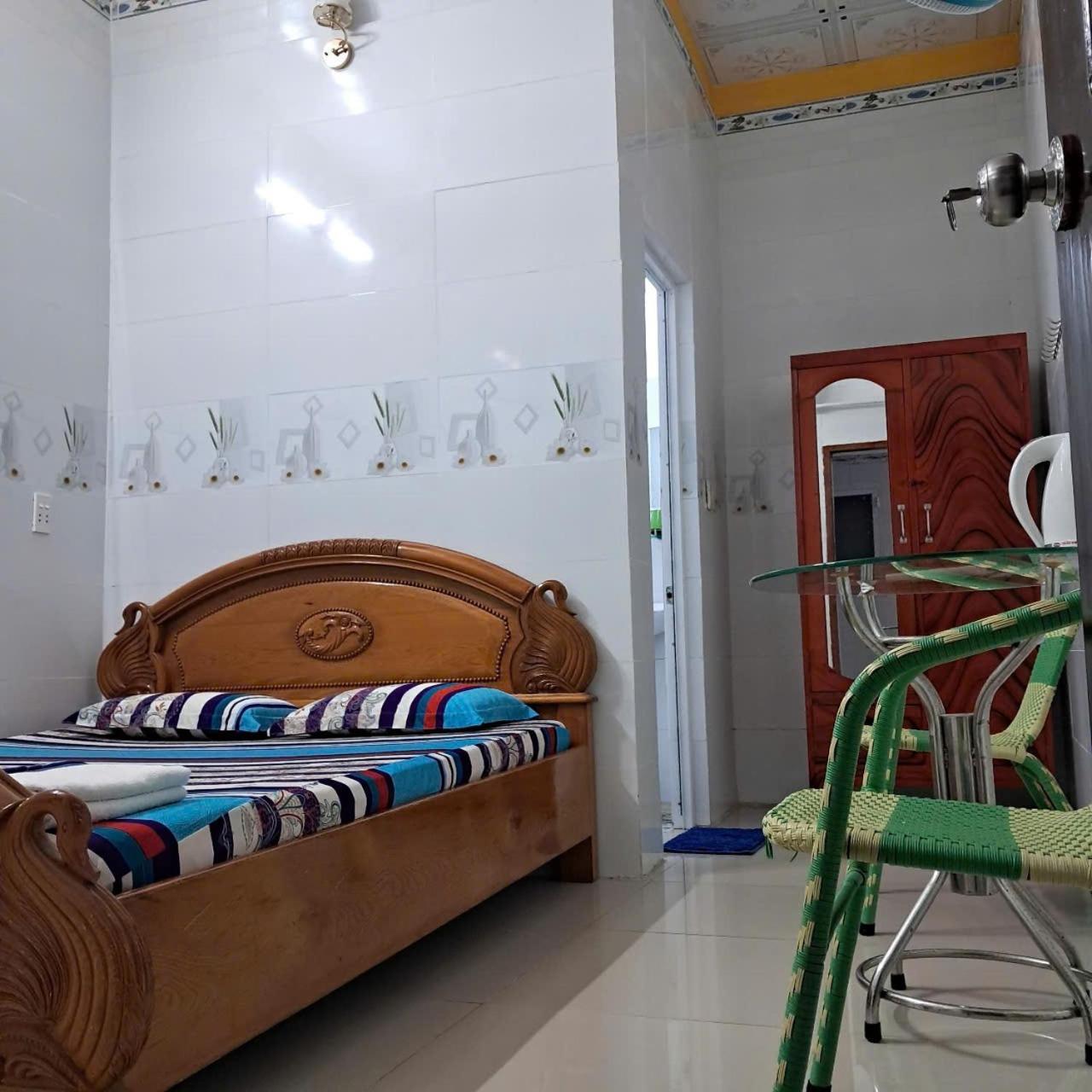 Gia Long Motel *